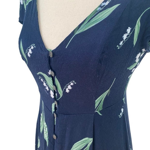 Urban Outfitters Malena Navy Floral Button-Down Midi Dress Size Small - Picture 8 of 16